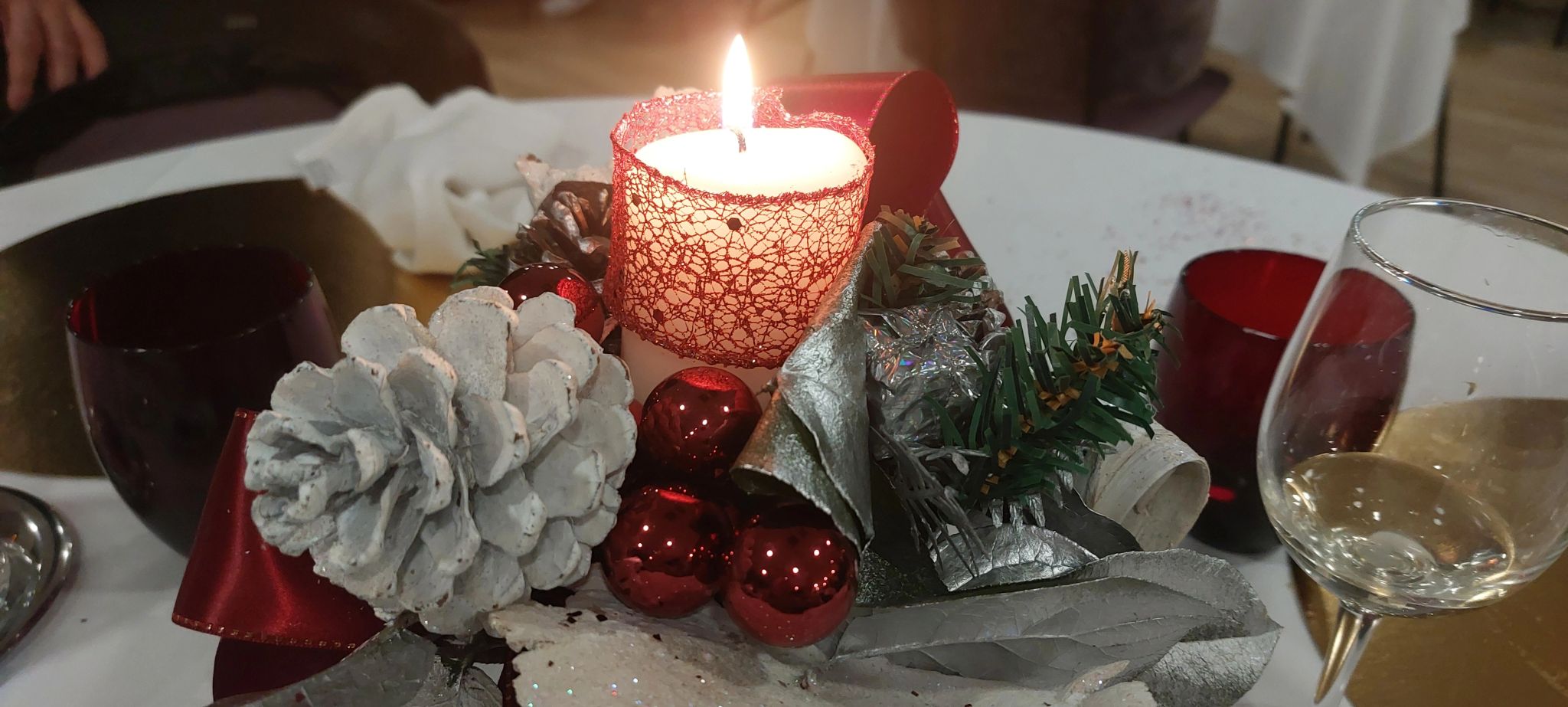 Dîner de fête au restaurant d&rsquo;application